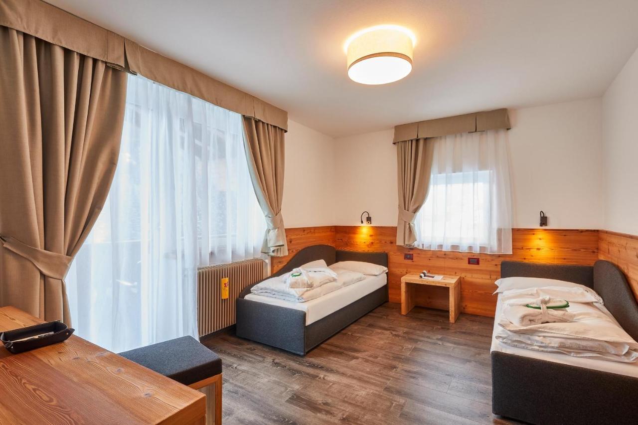Hotel Astoria Canazei Εξωτερικό φωτογραφία