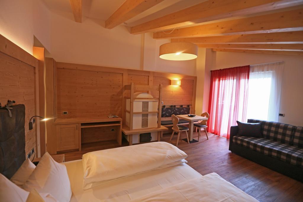 Hotel Astoria Canazei Εξωτερικό φωτογραφία